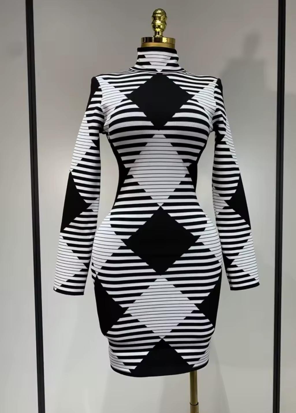 PIANO DRESS